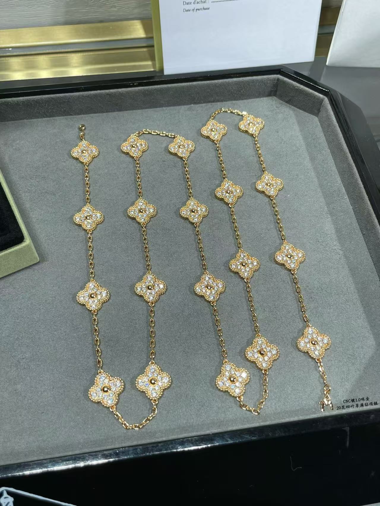 [Eterna Jewels]KLEE-HALSKETTE MIT 20 MOTIVEN UND VOLLBESATZ
