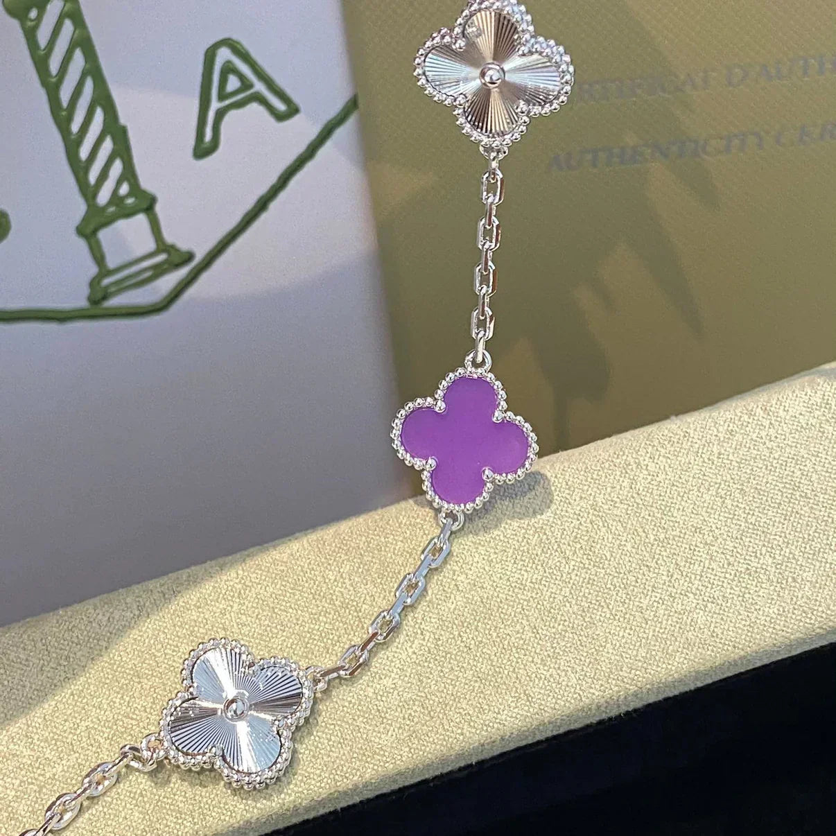 [Eterna Jewels] KLEEBRAUM 5 MOTIV VIOLETT ARMBAND KOLLEKTION