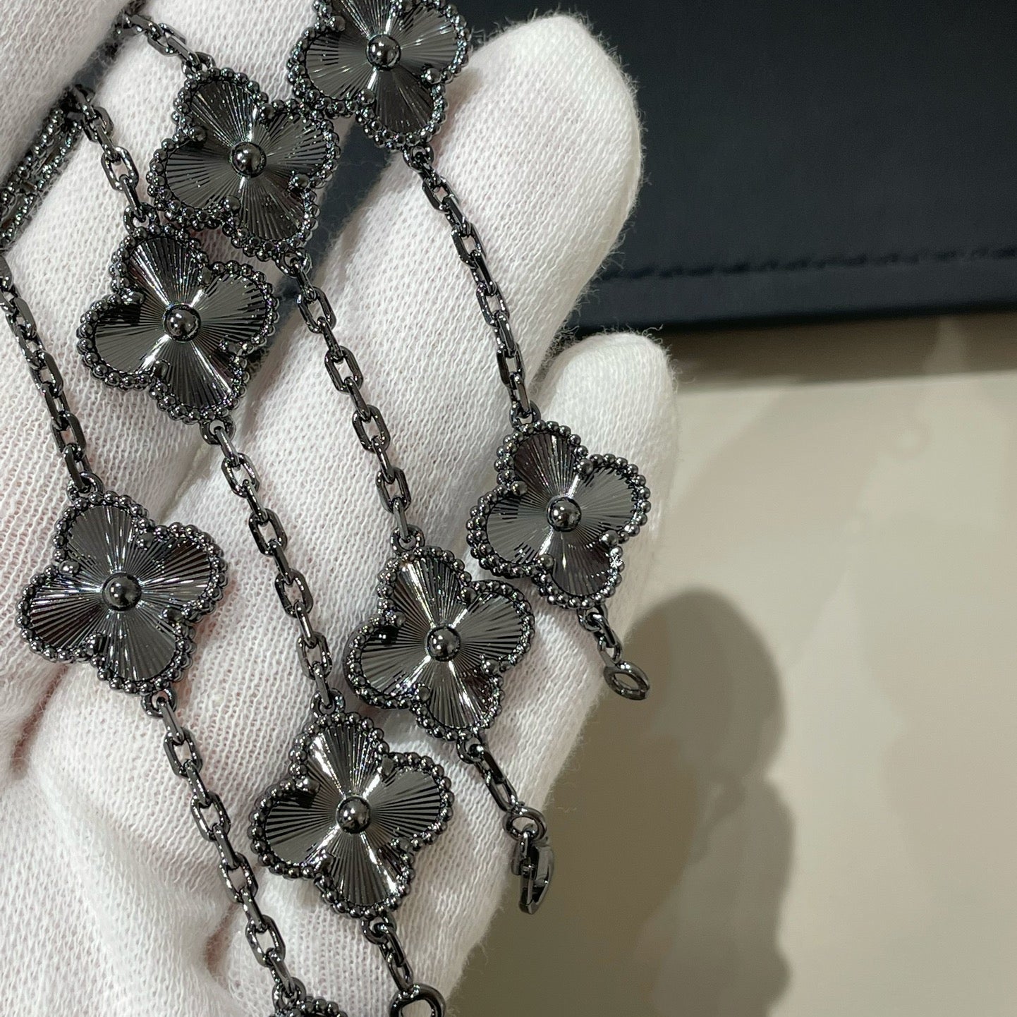[Eterna Jewels]KLEEBRETT 5 MOTIV SCHWARZES ARMBAND