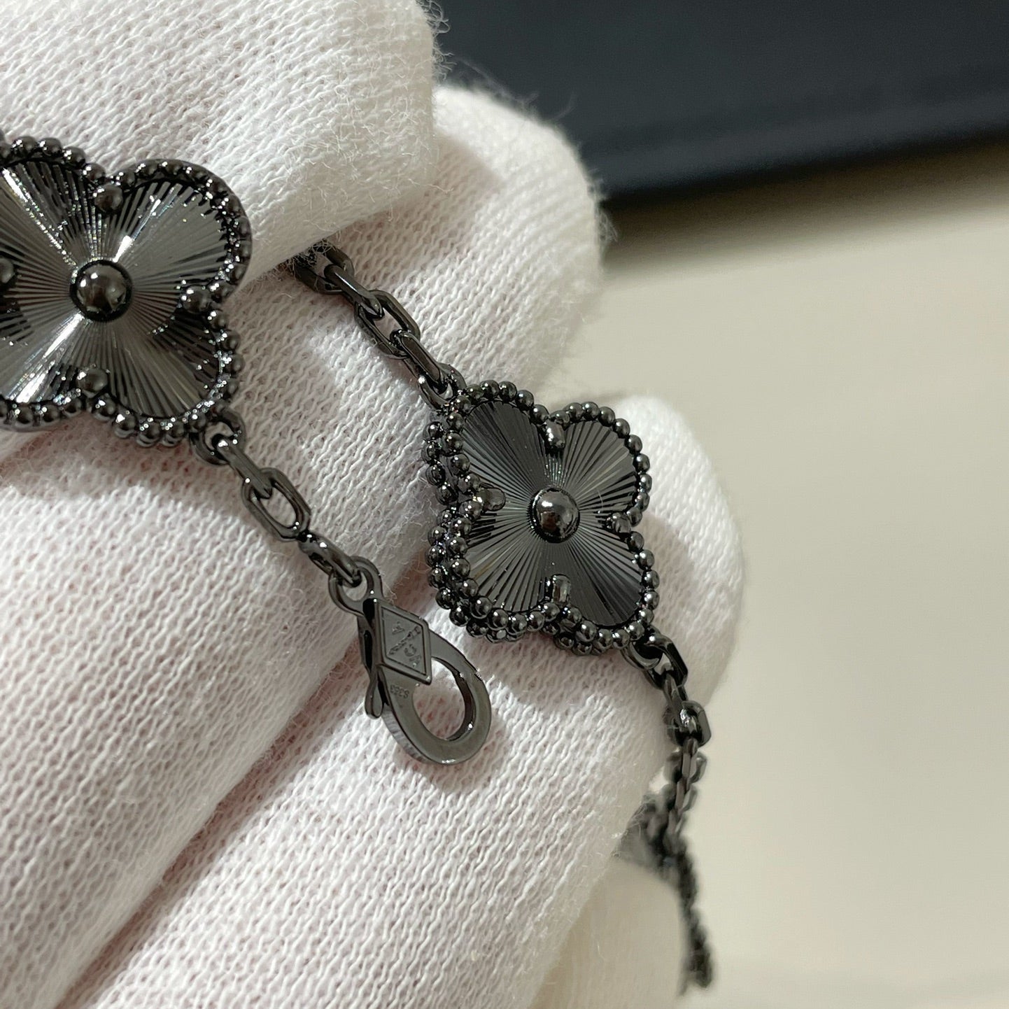 [Eterna Jewels]KLEEBRETT 5 MOTIV SCHWARZES ARMBAND