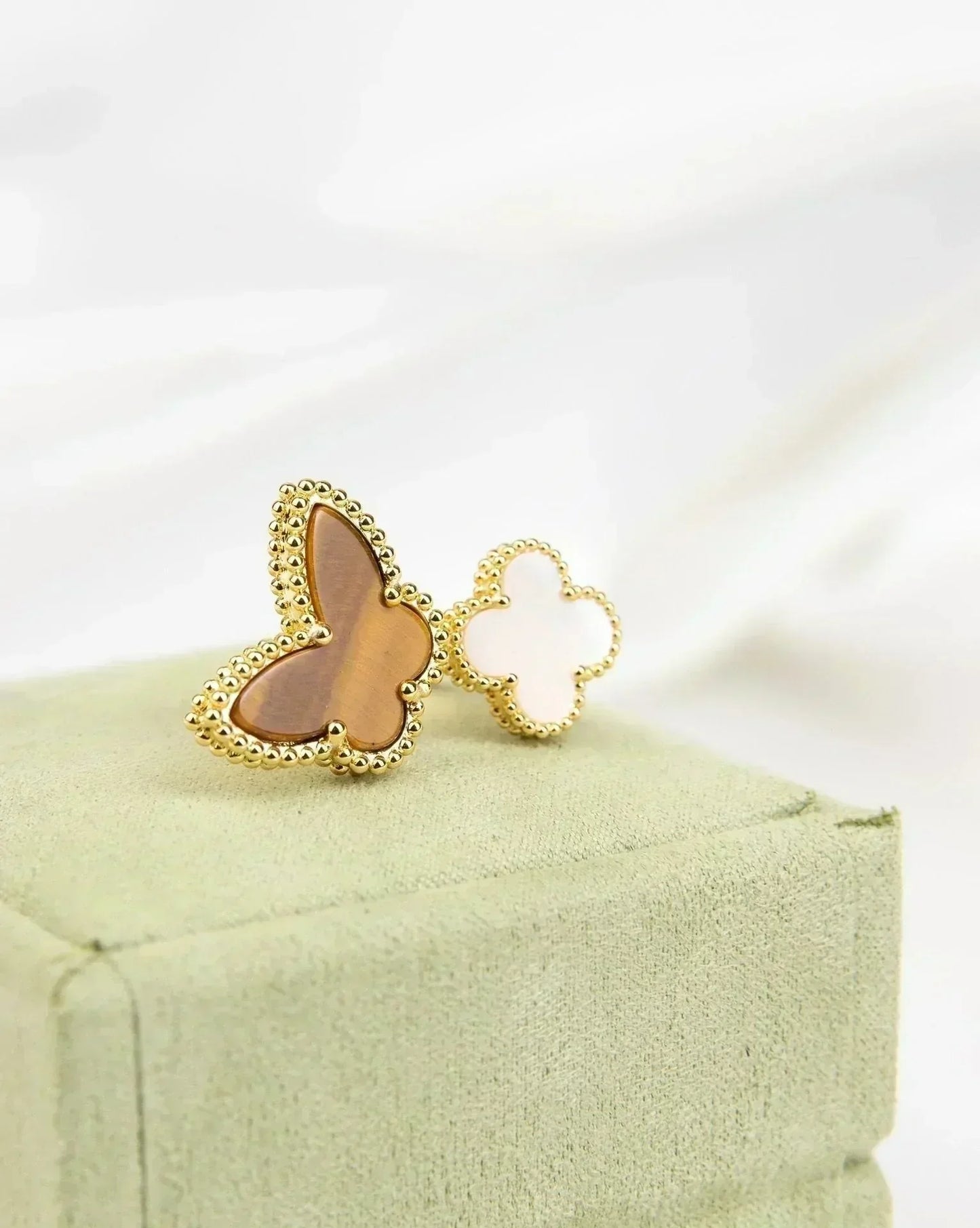 [Eterna Jewels]LUCKY ZWISCHEN DEN FINGERING