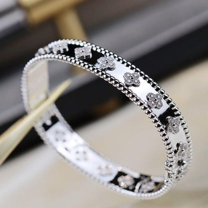 [エテルナ ジュエルズ]クローバー ブレスレット 8MM ダイヤモンド