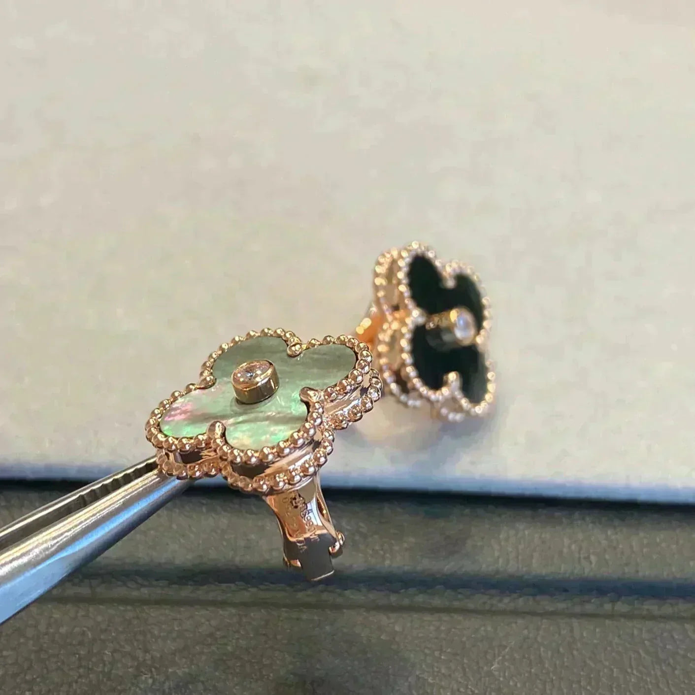 [Eterna Jewels]KLEE MITTEL 1 MOTIVE GRAUER PERLMUTT DIAMANT OHRRINGE