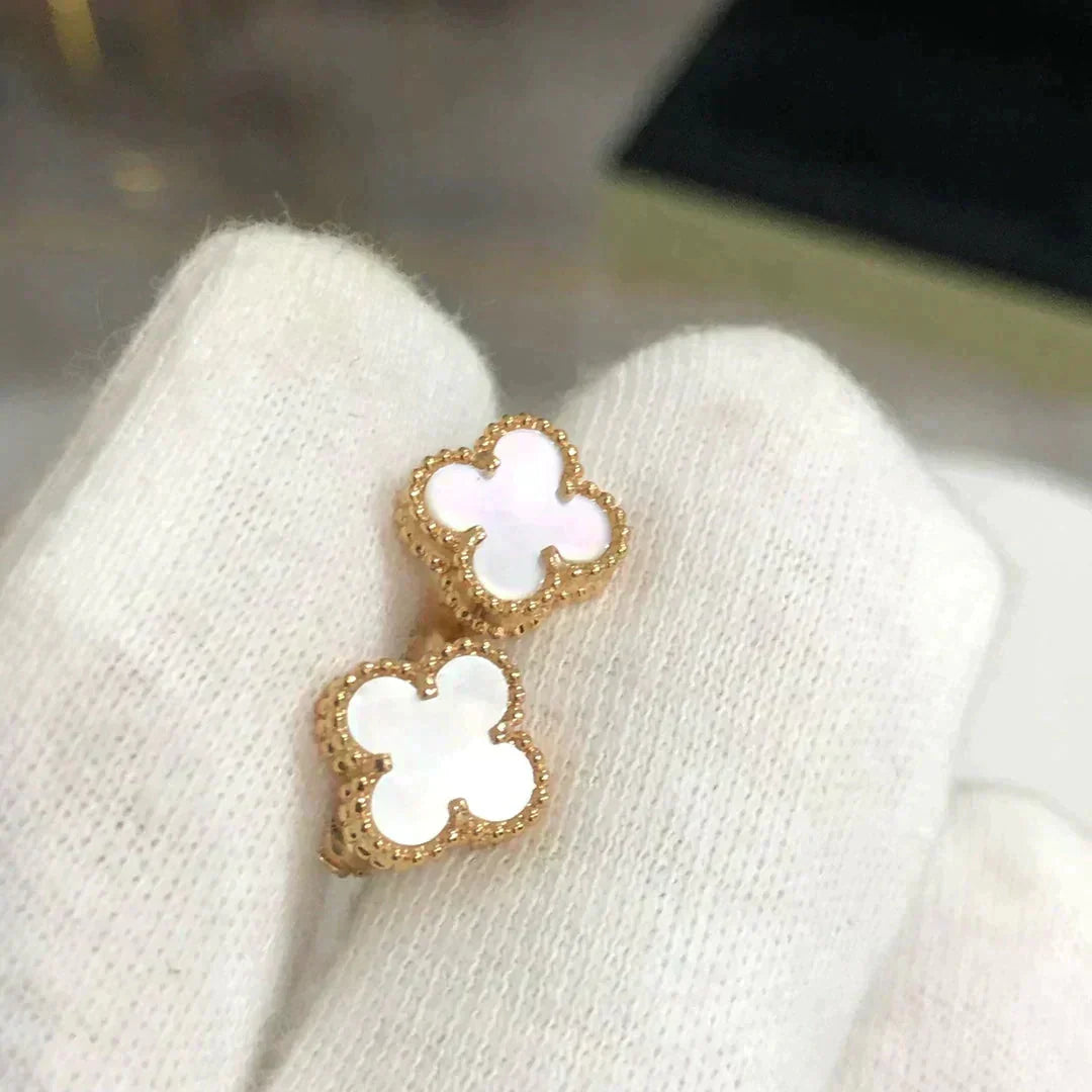 [エターナ ジュエルズ] クローバーミニ 9.5MM ホワイトMOP ピアス