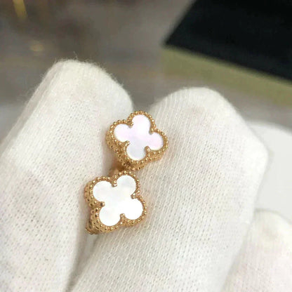 [エターナ ジュエルズ] クローバーミニ 9.5MM ホワイトMOP ピアス
