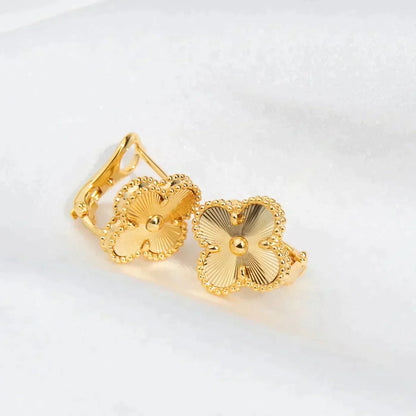 [Eterna Jewels]クローバーミディアム 1モチーフ レーザーピアス