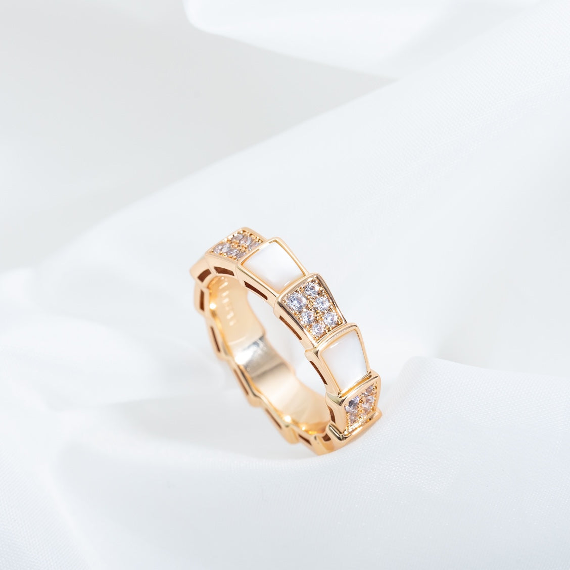 [Eterna Jewels]SERPENTI RING ROSÉGOLD PERLMUTT DIAMANT PAVÉ 4MM