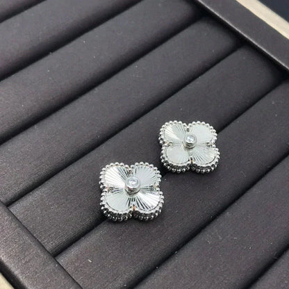 [エテルナジュエル] クローバーミニ9.5mmレーザーピアス