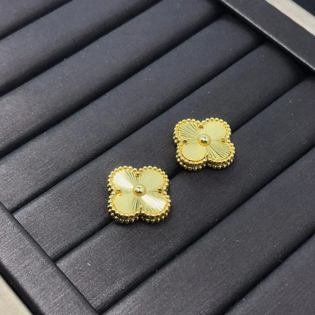 [エテルナジュエル] クローバーミニ9.5mmレーザーピアス