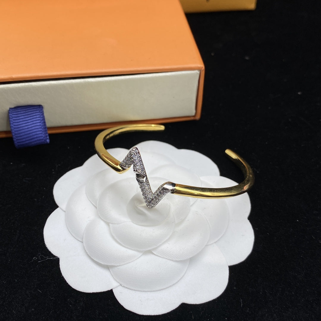 [Eterna Jewels]VOLTE UPSITE DOWN DIAMOND GOLD OFFENER ARMBAND