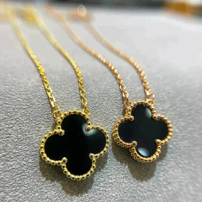 [Eterna Jewels]KLEEBELATT 15MM SCHWARZER ONYX EINZELBLUMEN-HALSKEETE