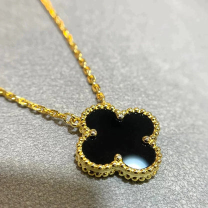 [Eterna Jewels]KLEEBELATT 15MM SCHWARZER ONYX EINZELBLUMEN-HALSKEETE