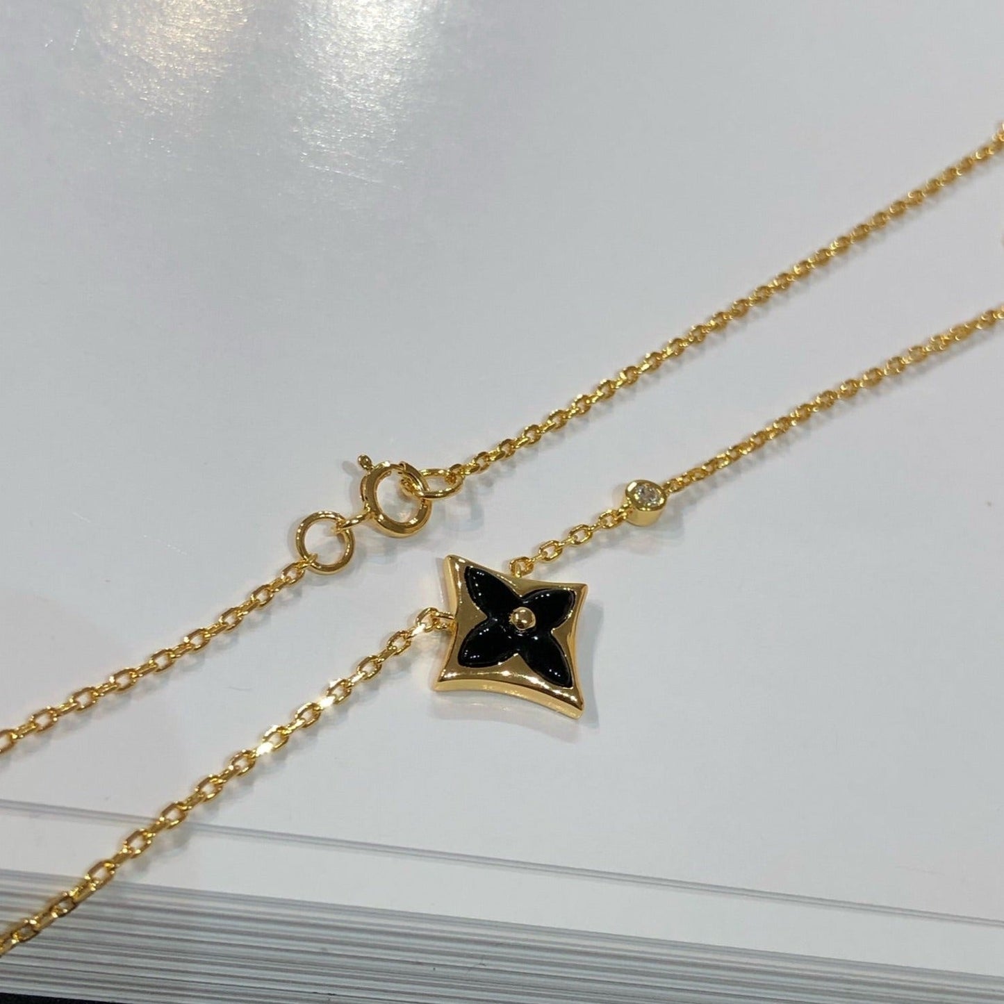 [エターナ ジュエルズ]スターブラックMOPネックレス