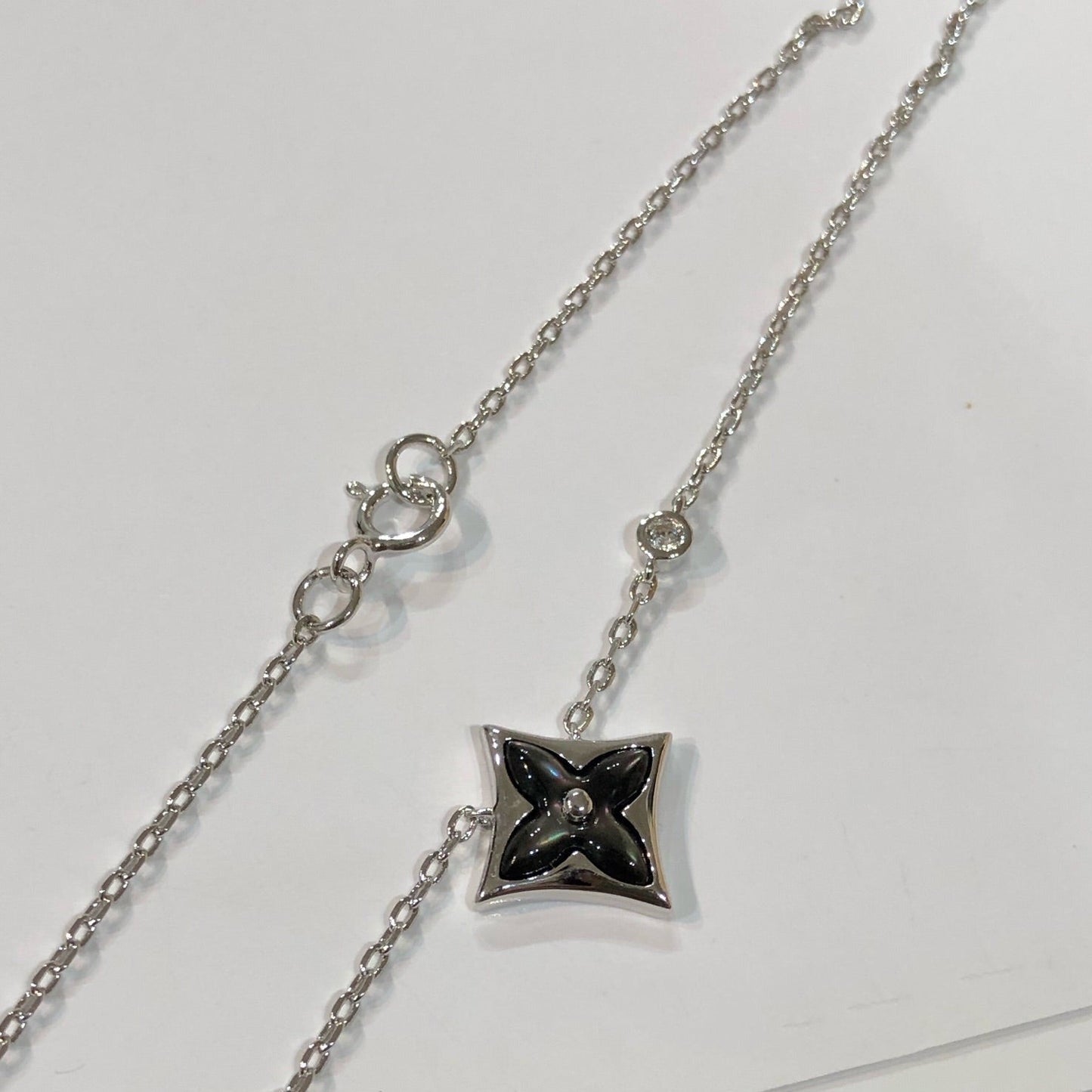 [エターナ ジュエルズ]スターブラックMOPネックレス