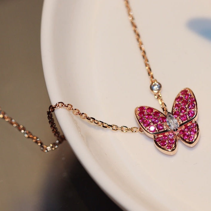 [Eterna Jewels]SCHMETTERLING ROTER DIAMANT ROSÉGOLD-HALSKETTE