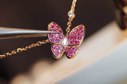 [Eterna Jewels]SCHMETTERLING ROTER DIAMANT ROSÉGOLD-HALSKETTE