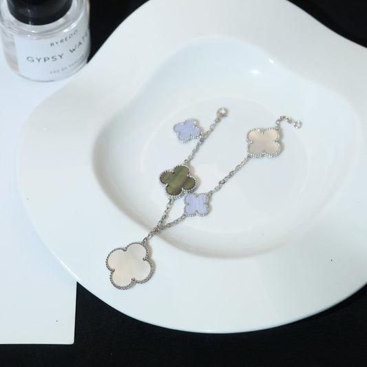 [Eterna Jewels]KLEEBAND-ARMBAND 5 MOTIVE PERLMUTT CHALCEDON SILBER