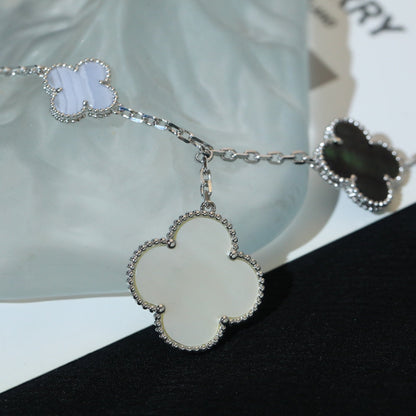[Eterna Jewels]KLEEBAND-ARMBAND 5 MOTIVE PERLMUTT CHALCEDON SILBER