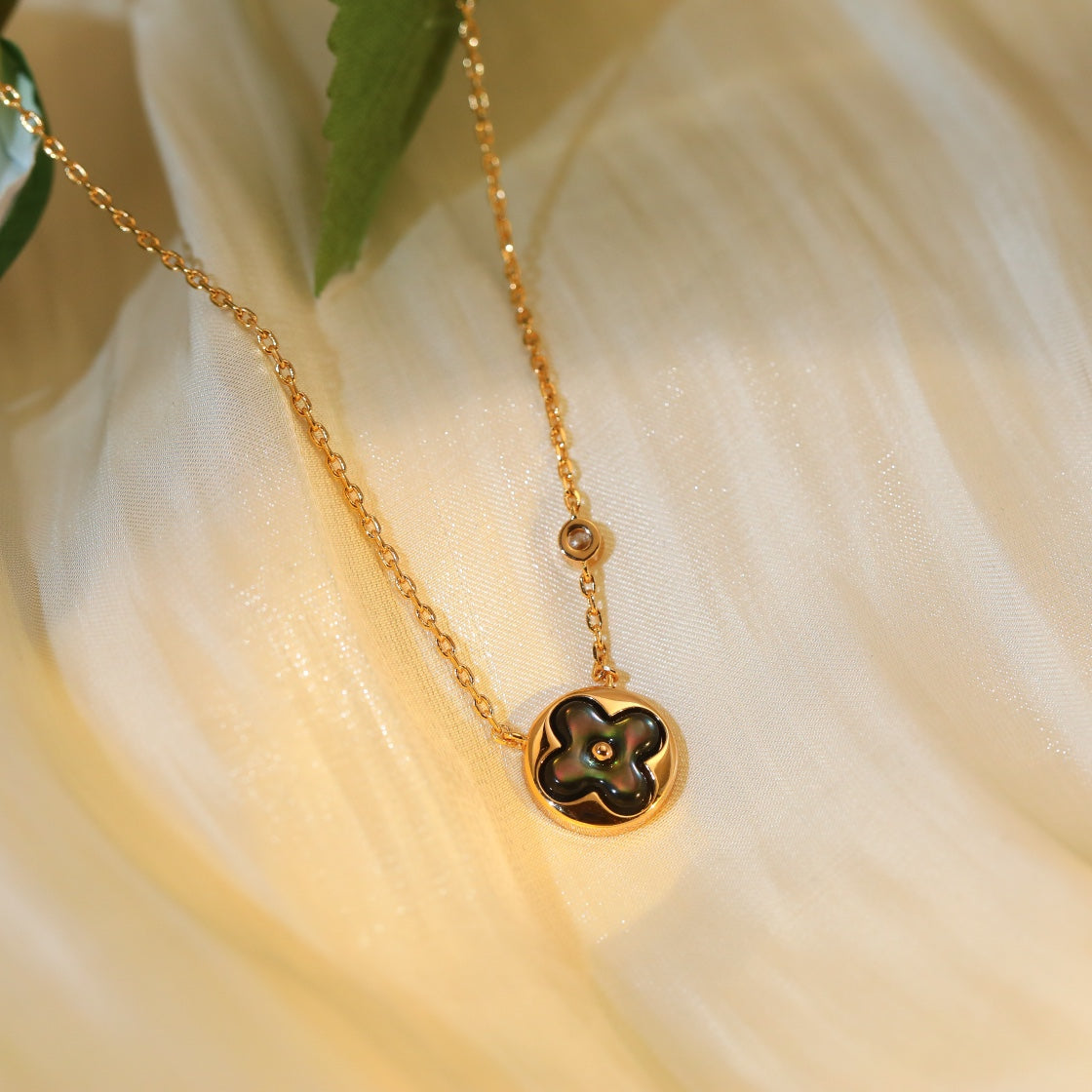 [Eterna Jewels]サンペンダント ピンクゴールド1ダイヤモンドネックレス