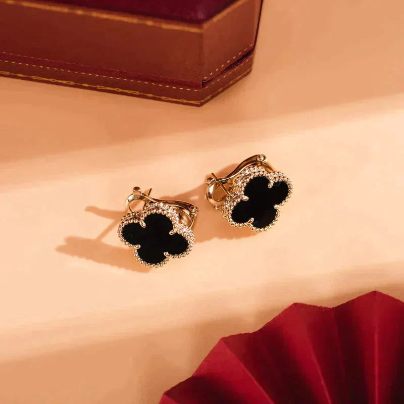 [Eterna Jewels]クローバーミディアム 1モチーフ オニキス スタッドイヤリング