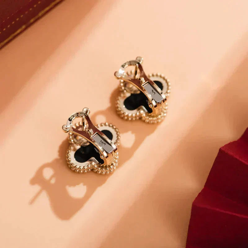 [Eterna Jewels]クローバーミディアム 1モチーフ オニキス スタッドイヤリング