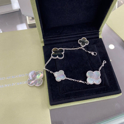 [Eterna Jewels]KLEEBKATT 5 MOTIVE SILBER DUNKLES PERLMUTT-ARMBAND