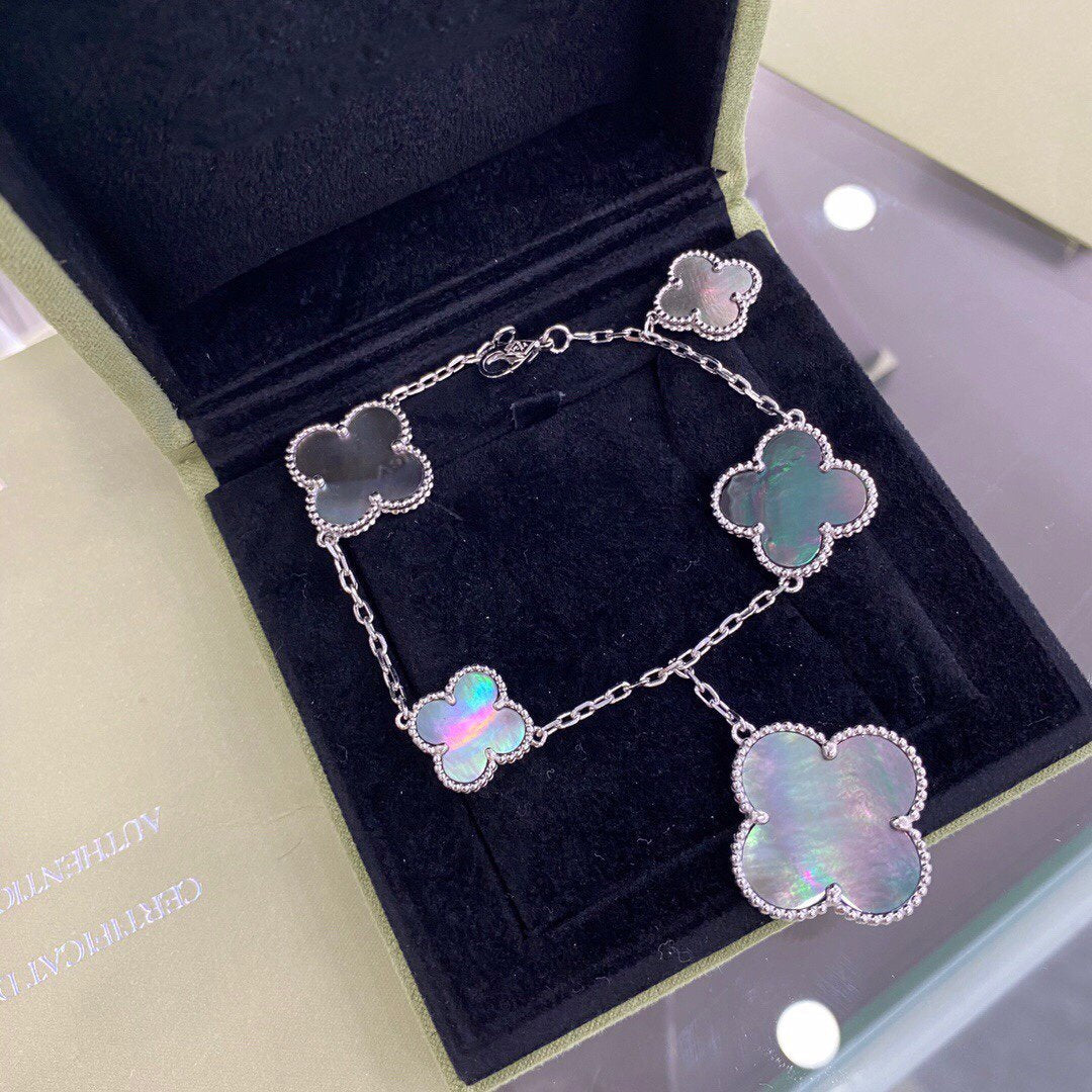 [Eterna Jewels]KLEEBKATT 5 MOTIVE SILBER DUNKLES PERLMUTT-ARMBAND