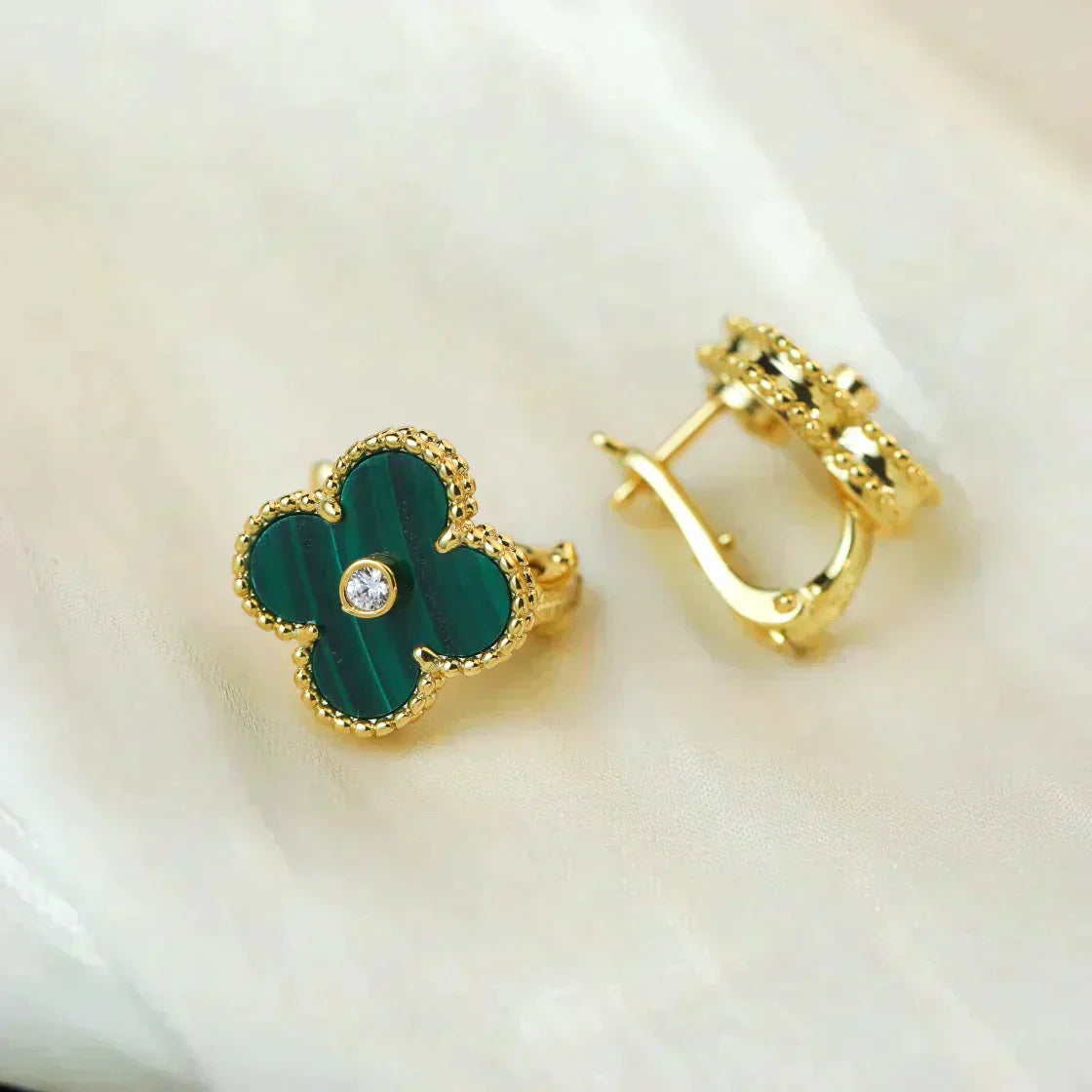 [Eterna Jewels]クローバー ミディアム 1モチーフ マラカイト ダイヤモンド ピアス