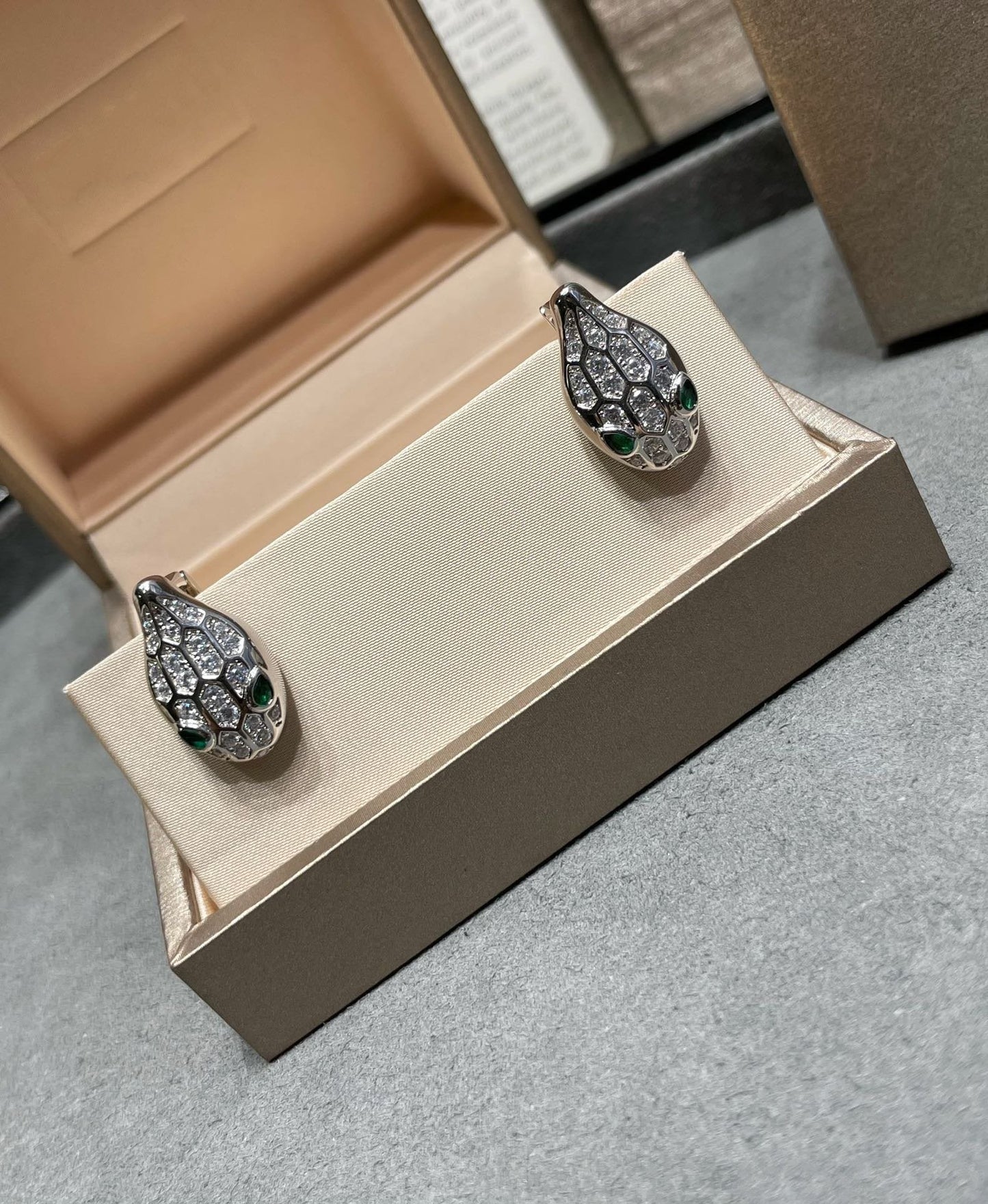 [Eterna Jewels]SCHLANGEN-DIAMANT-OHRSTECKER