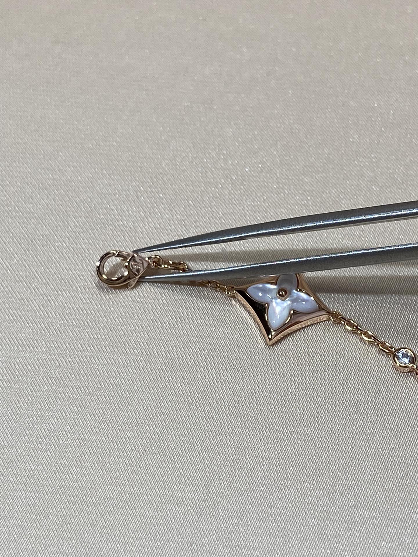 [エテルナジュエルズ]スター4モチーフマザーオブパールダイヤモンドピンクゴールドブレスレット