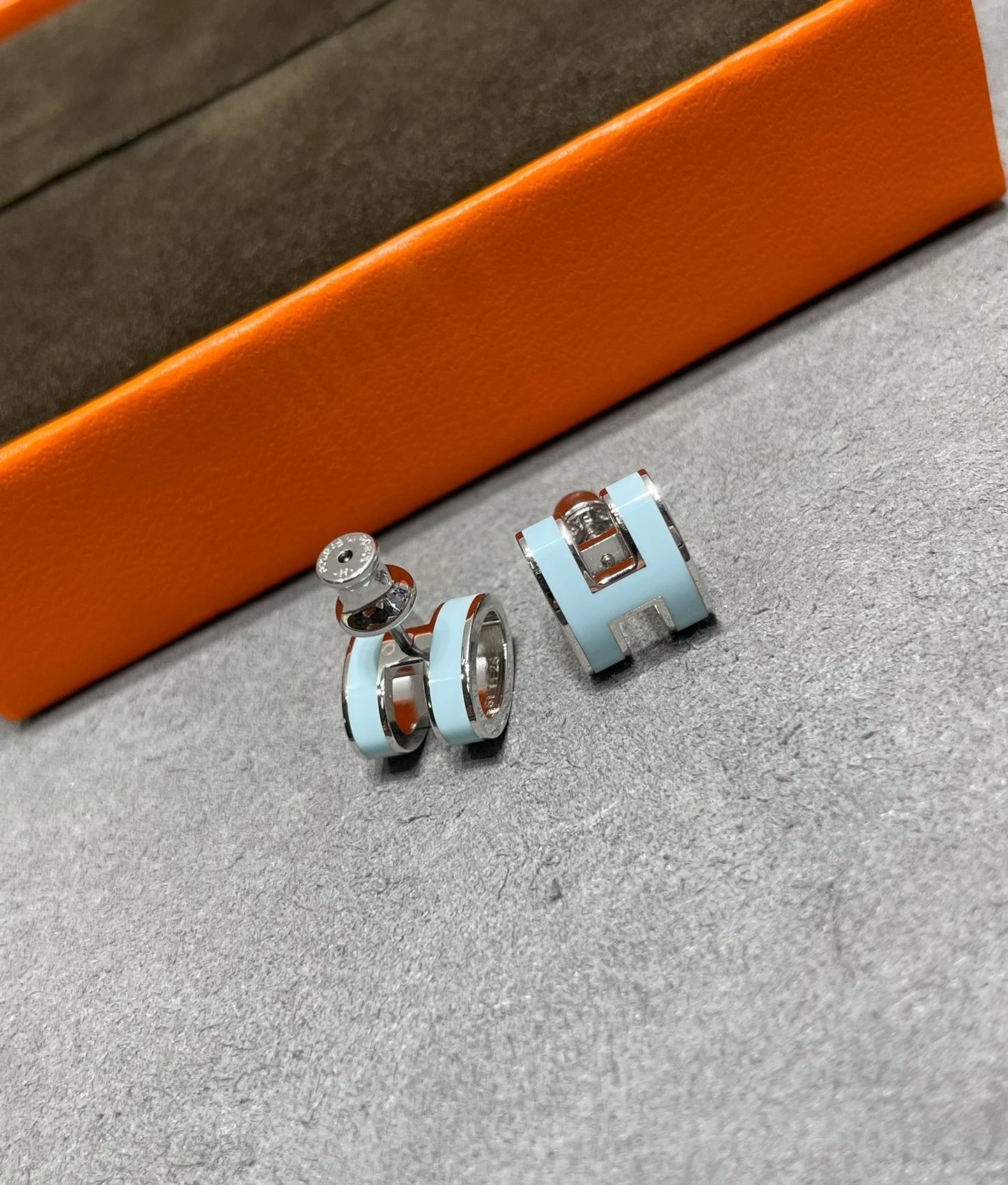 [Eterna Jewels]POP H HIMMELBLAUE OHRSTECKER