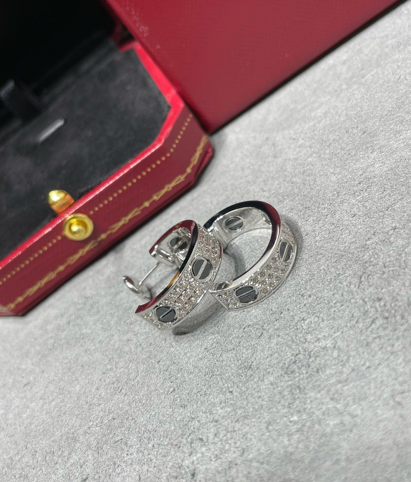 [Eterna Jewels]LOVE CERAMIC DIAMOND PAVED SILVER EARRINGS