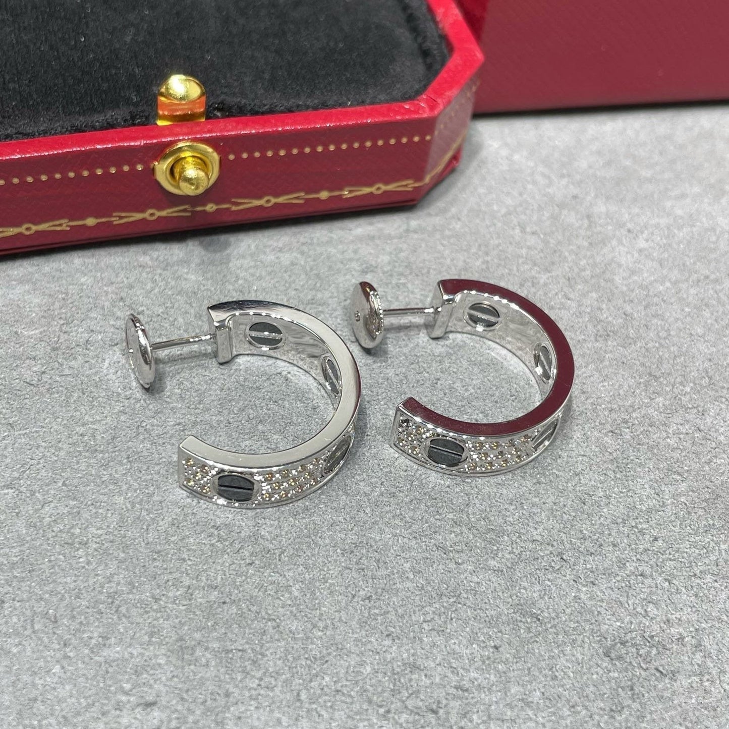 [Eterna Jewels]LOVE CERAMIC DIAMOND PAVED SILVER EARRINGS