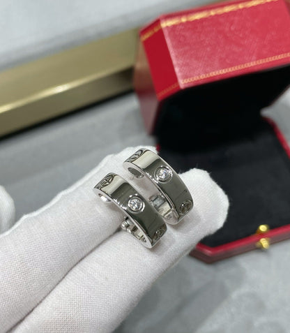 [Eterna Jewels]LIEBE 5.5MM 1 DIAMANT OHRRINGE