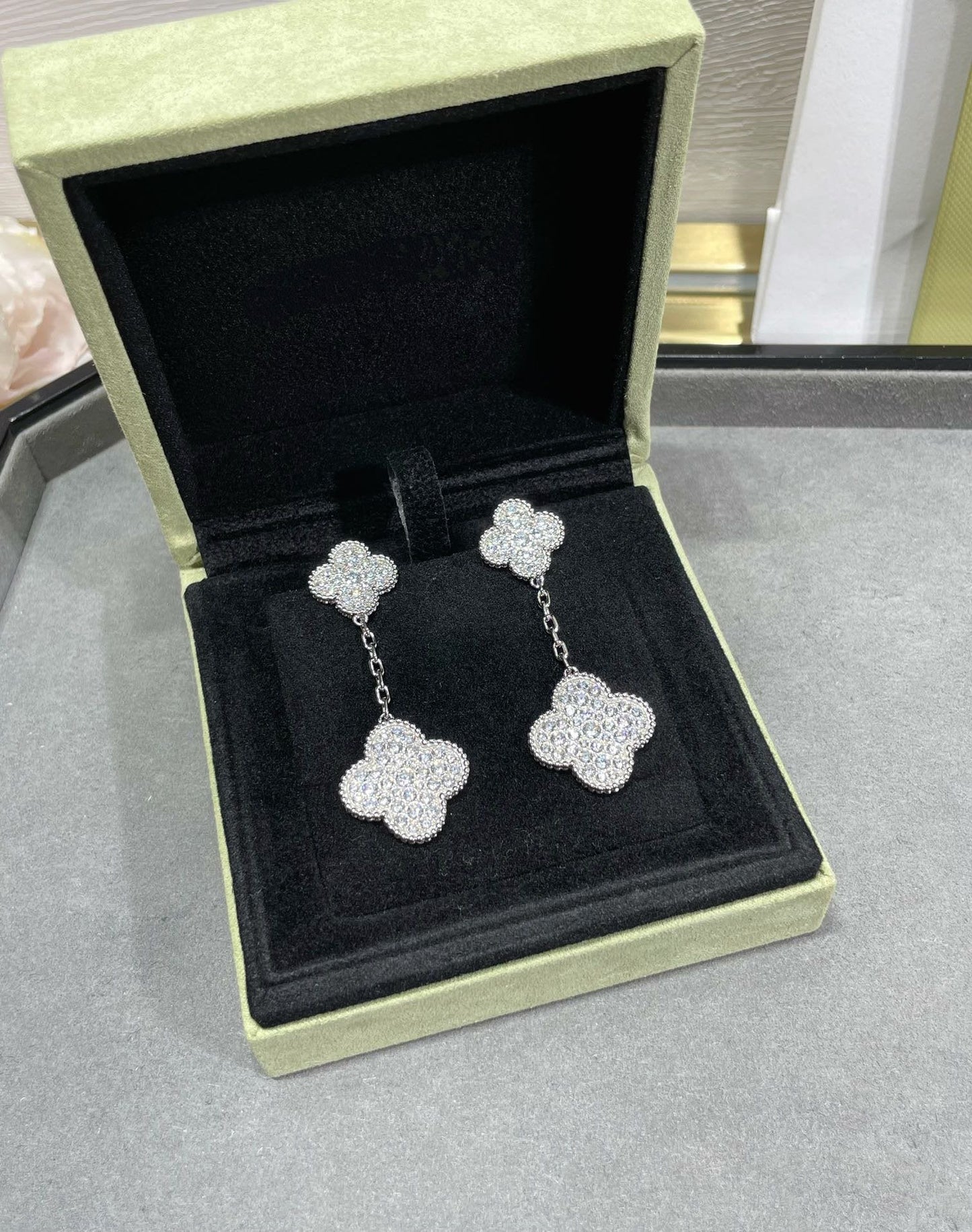 [Eterna Jewels]KLEE 2 MOTIVE DIAMANT BESETZTE SILBER OHRRINGE
