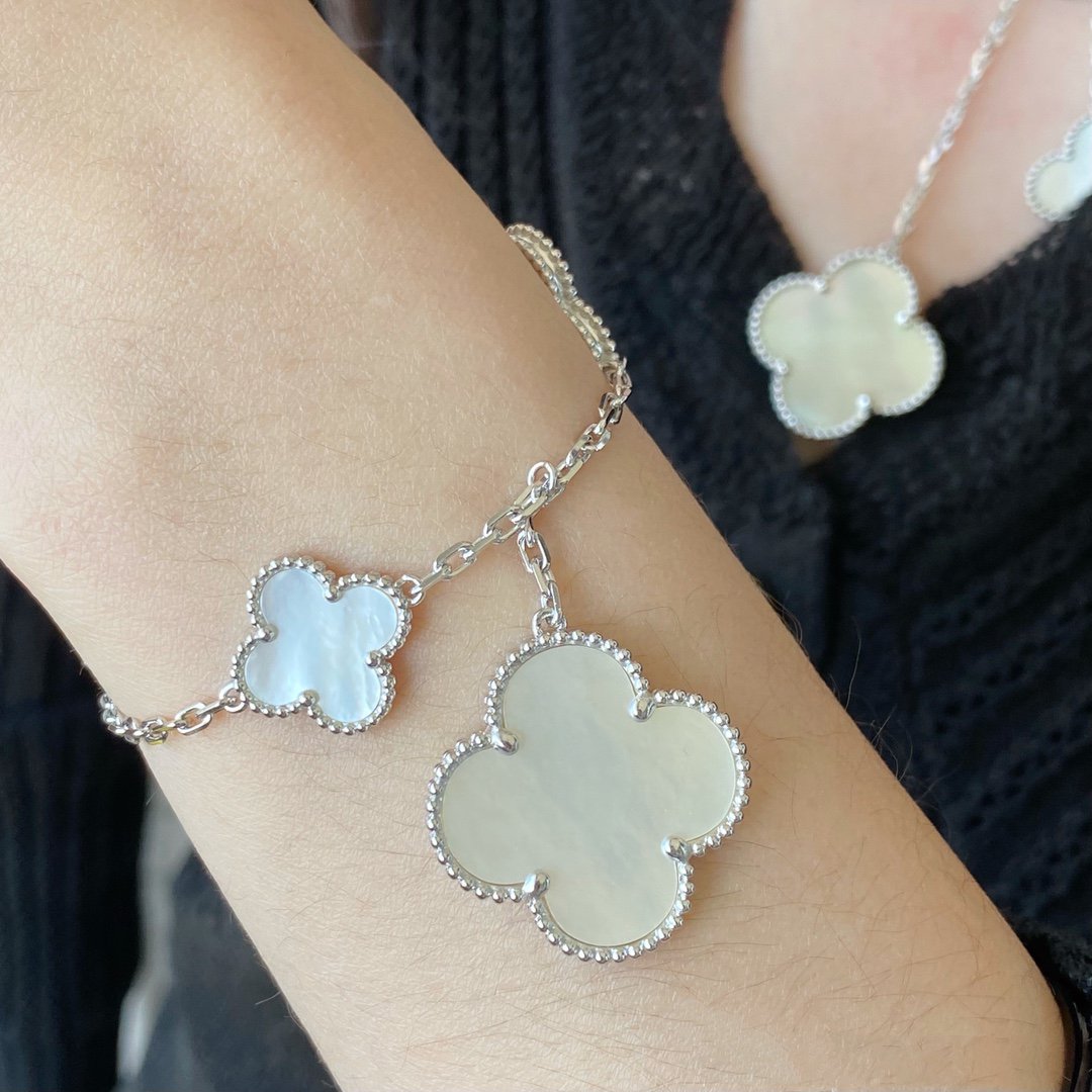 [Eterna Jewels]KLEE 5 MOTIV WEISSER PERLMUTT SILBERARMREIF