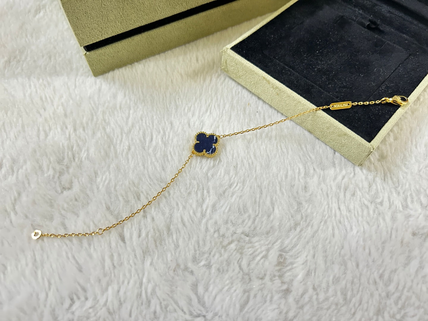 [Eterna Jewels]KLEEBKLEE-ARMBAND MIT 1 MOTIV AUS PIETERSIT