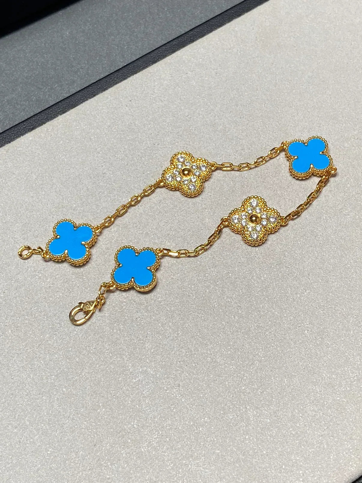 [Eterna Jewels] CLOVER 5 MOTIV BLAUER ACHAT ARMBAND KOLLEKTION