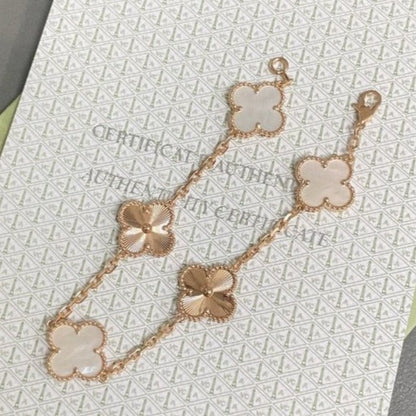 [Eterna Jewels]KLEE WEISSE PERLEN-PERLMUTT-5-MOTIV-ARMBAND-KOLLEKTION
