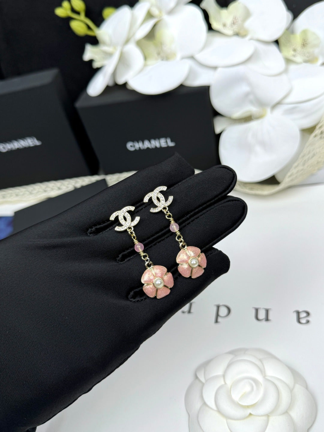 [Eterna Jewels]26C Rosa Kamelien-Emaille-Anhänger mit Doppel-C-Ohrringen