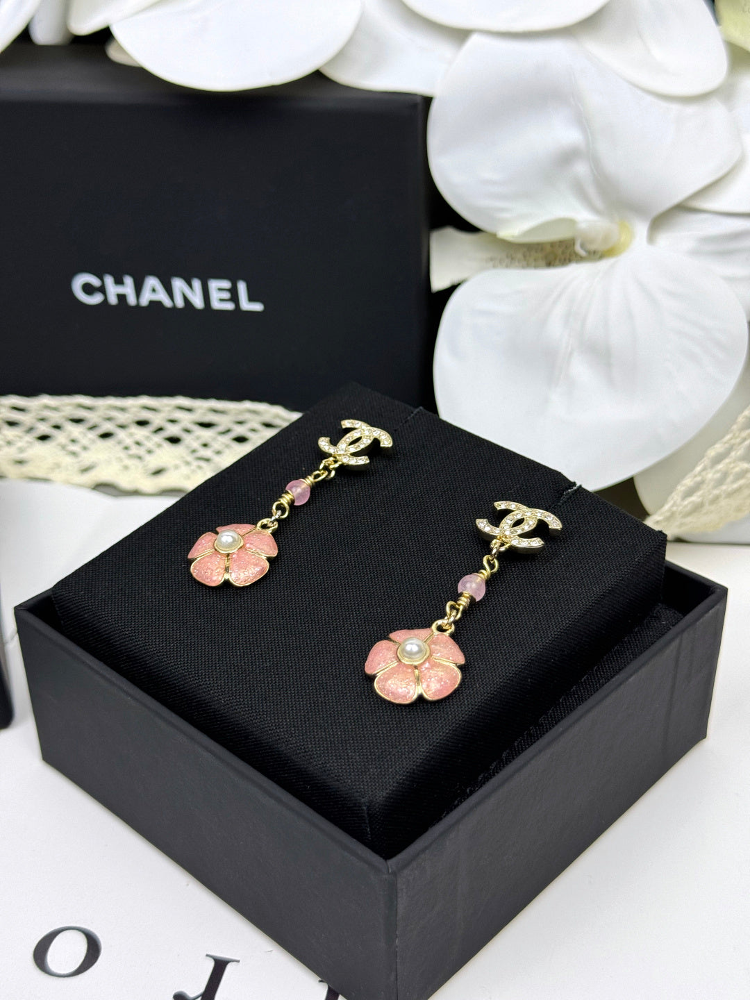 [Eterna Jewels]26C Rosa Kamelien-Emaille-Anhänger mit Doppel-C-Ohrringen