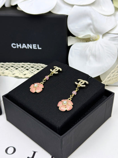 [Eterna Jewels]26C Rosa Kamelien-Emaille-Anhänger mit Doppel-C-Ohrringen
