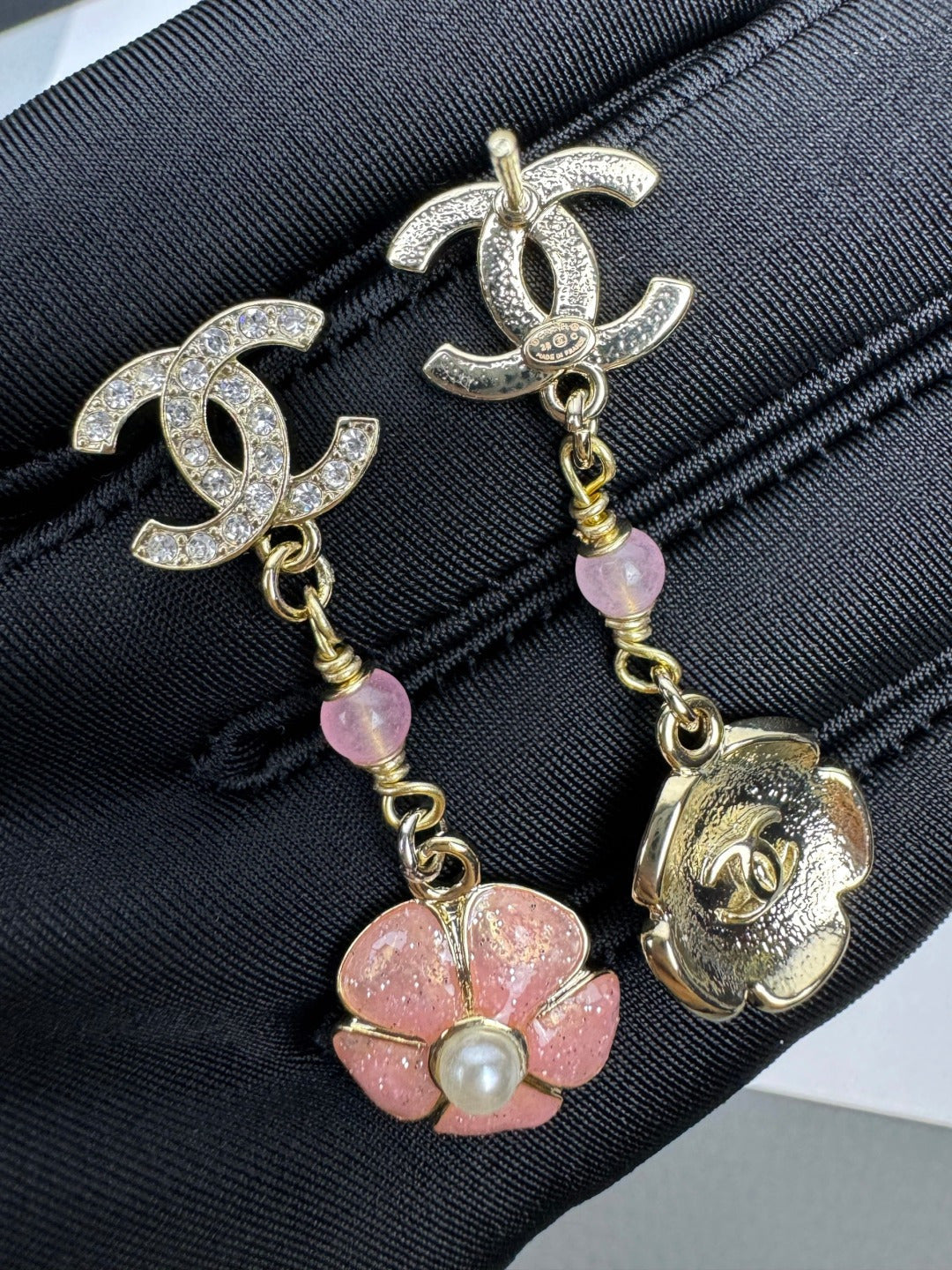 [Eterna Jewels]26C Rosa Kamelien-Emaille-Anhänger mit Doppel-C-Ohrringen