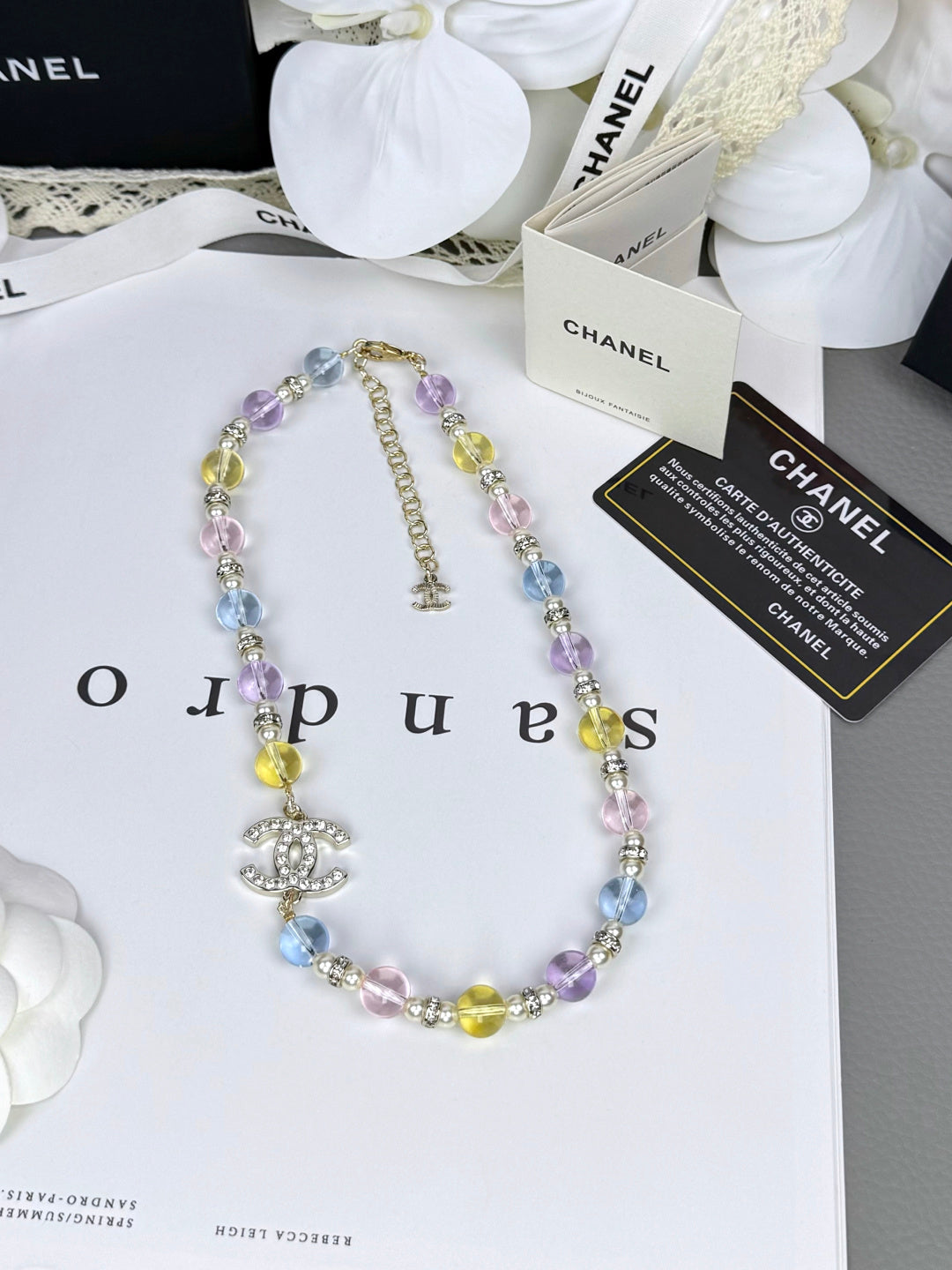 [Eterna Jewels]26C Halskette mit bunten, transparenten Harz-Elementen aus der neuen Frühjahrskollektion