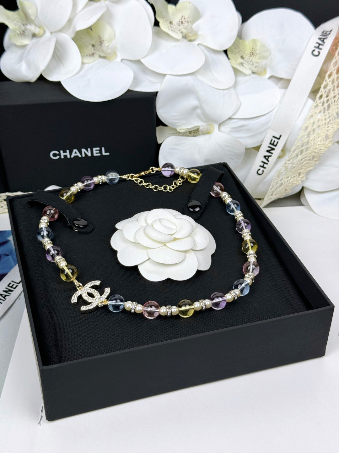 [Eterna Jewels]26C Halskette mit bunten, transparenten Harz-Elementen aus der neuen Frühjahrskollektion