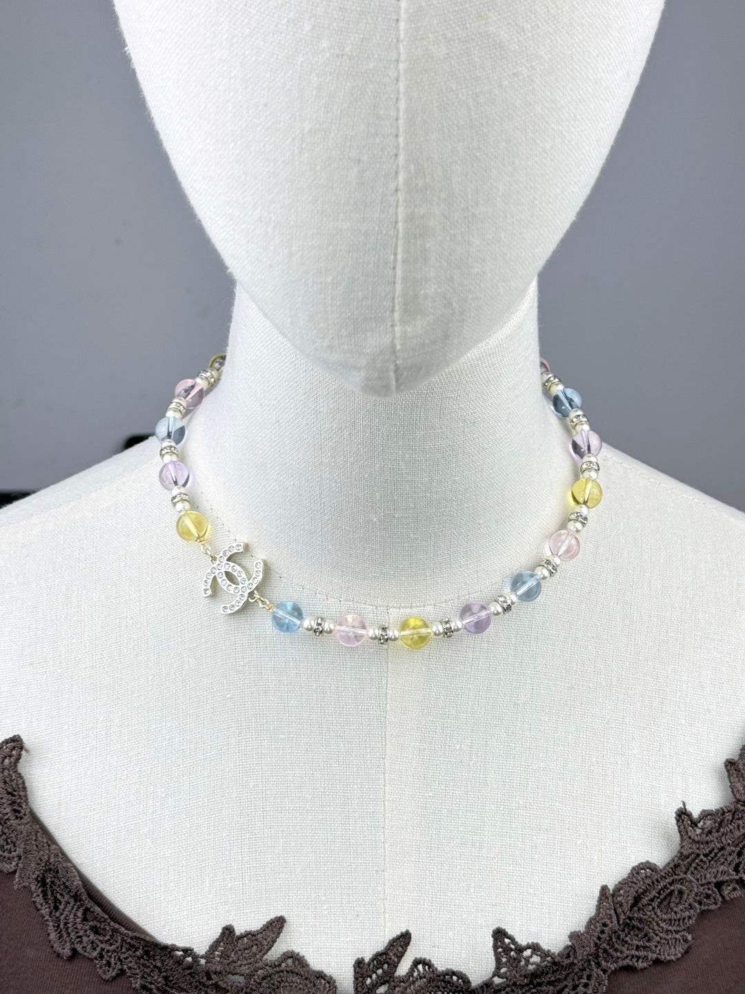 [Eterna Jewels]26C Halskette mit bunten, transparenten Harz-Elementen aus der neuen Frühjahrskollektion