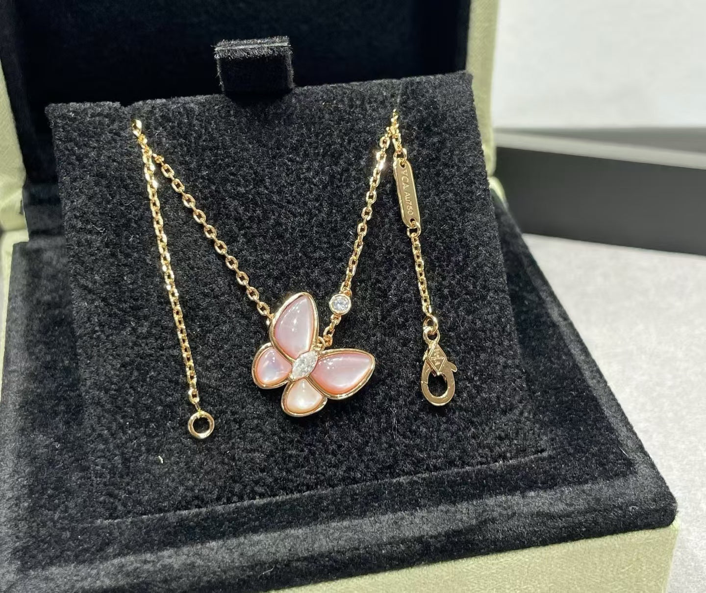 [Eterna Jewels]SCHMETTERLING PINK PERLMUTT DIAMANTENHALSKETTE