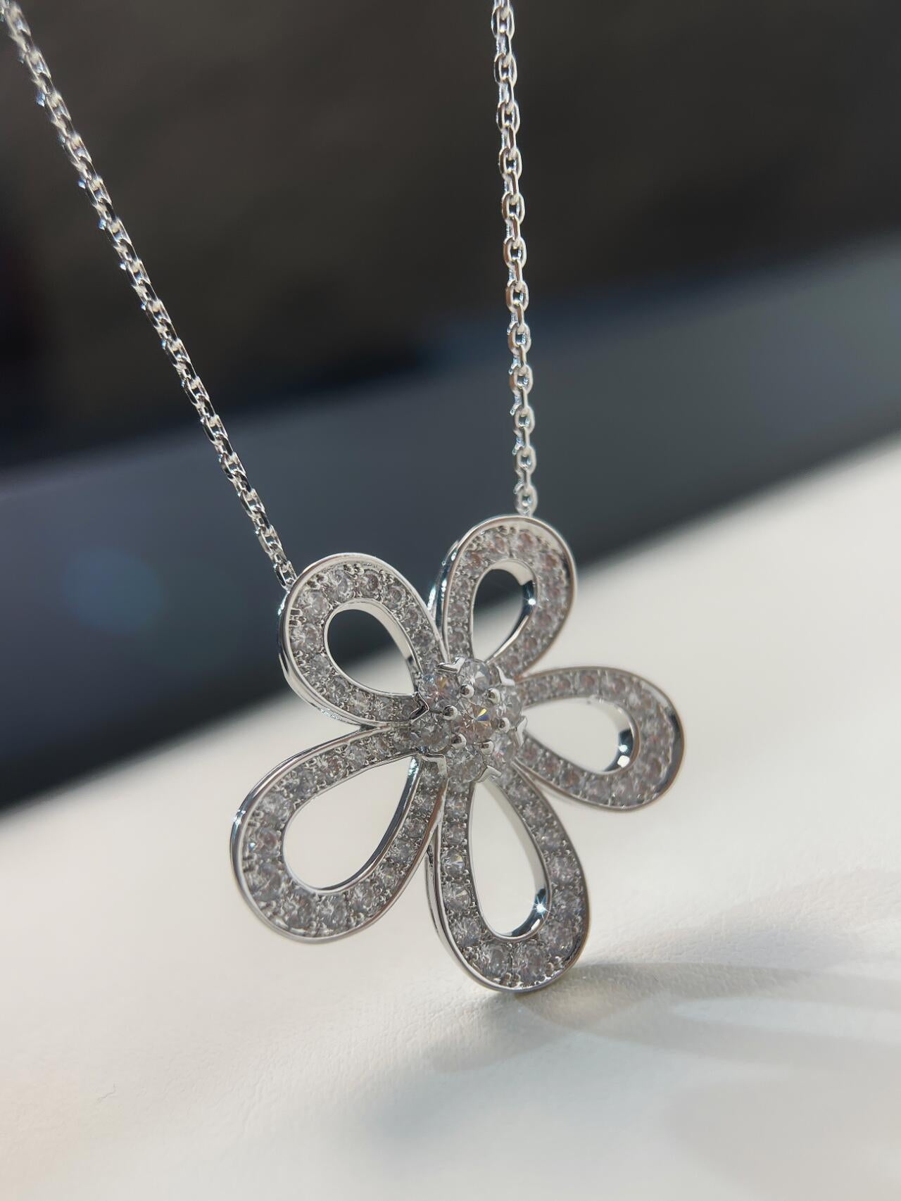 [Eterna Jewels]KLEEBRETT-MINI-ANHÄNGER 9,5 MM MIT DIAMANTEN