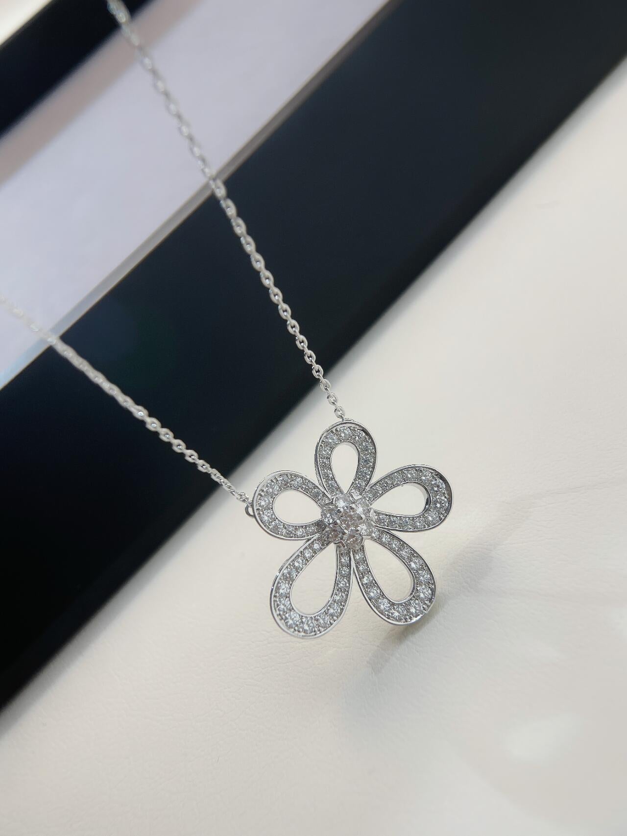 [Eterna Jewels]KLEEBRETT-MINI-ANHÄNGER 9,5 MM MIT DIAMANTEN