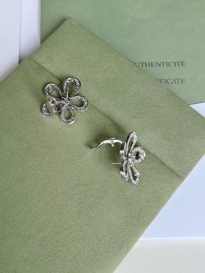 [Eterna Jewels] Flowerlace  Elegant Four Leaf Clover Stud Earrings